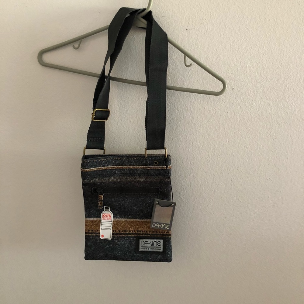 Dakine bag